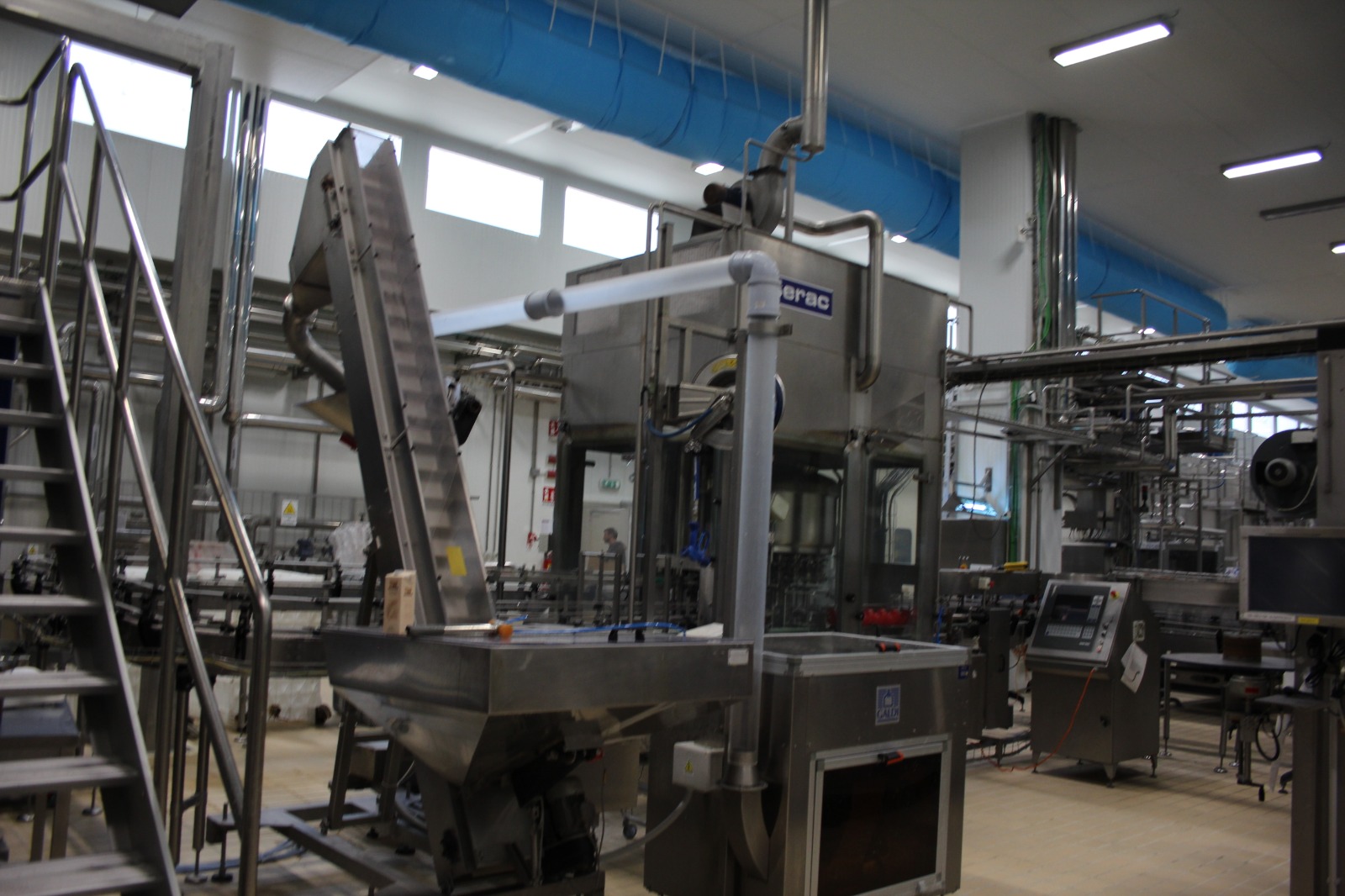 Linea di Produzione Latte Completa - 8.000 Bottiglie/Ora